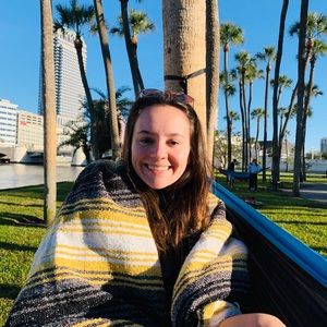 Meet your Posher, Laura